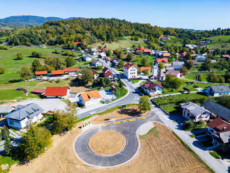 Avtobusno obračališča in postajališče Štrekljevec